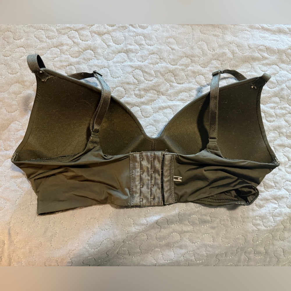 Victoria’s Secret Black Push-Up Bra 34B - Picture 2 of 3